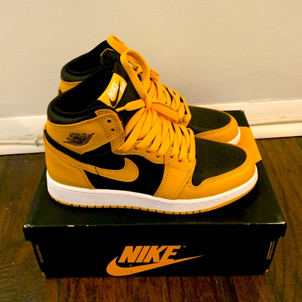 BLACK AND YELLOW AIR JORDANS
